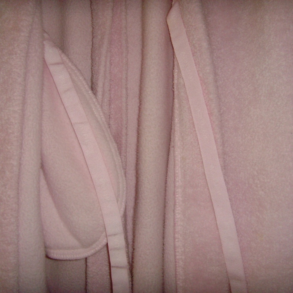 NAUTICA Sleepwear Fluffy Pink Robe in L-XL - Picture 11 of 15